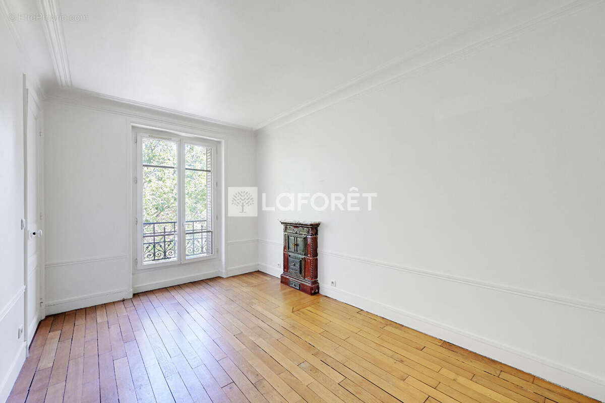 Appartement à PARIS-18E