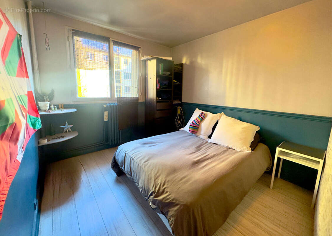 Appartement à CLICHY