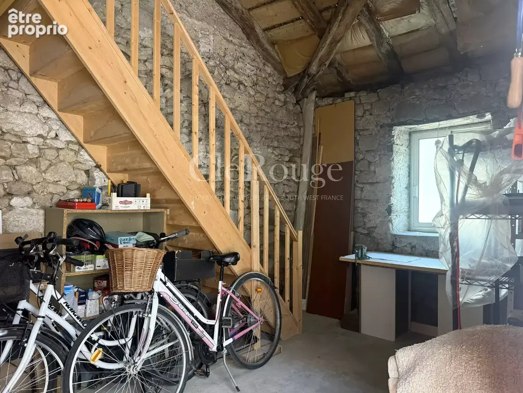 Au cœur d’Eymet – Maison de caractère avec grange et cour plein sud - photo 14