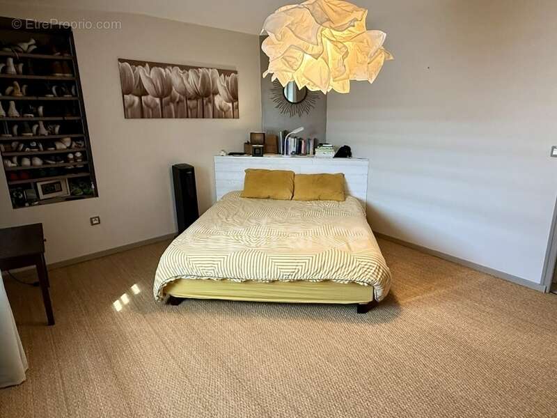 Le charme de l'ancien, le confort d'une rénovation soignée et un extérieur pensé pour profiter… sans les contraintes d'un grand  - photo 9