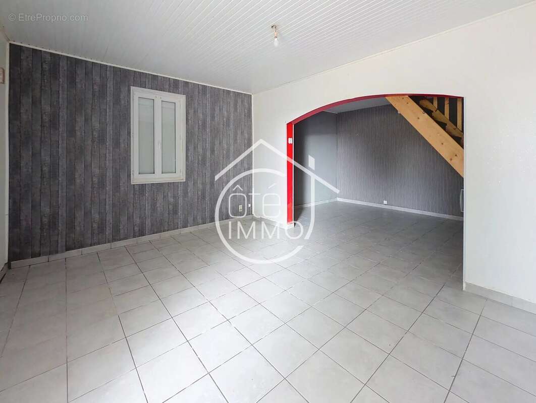 PRIGONRIEUX : Belle maison en pierre , 4 pièces de 96m² avec jardin - photo 3