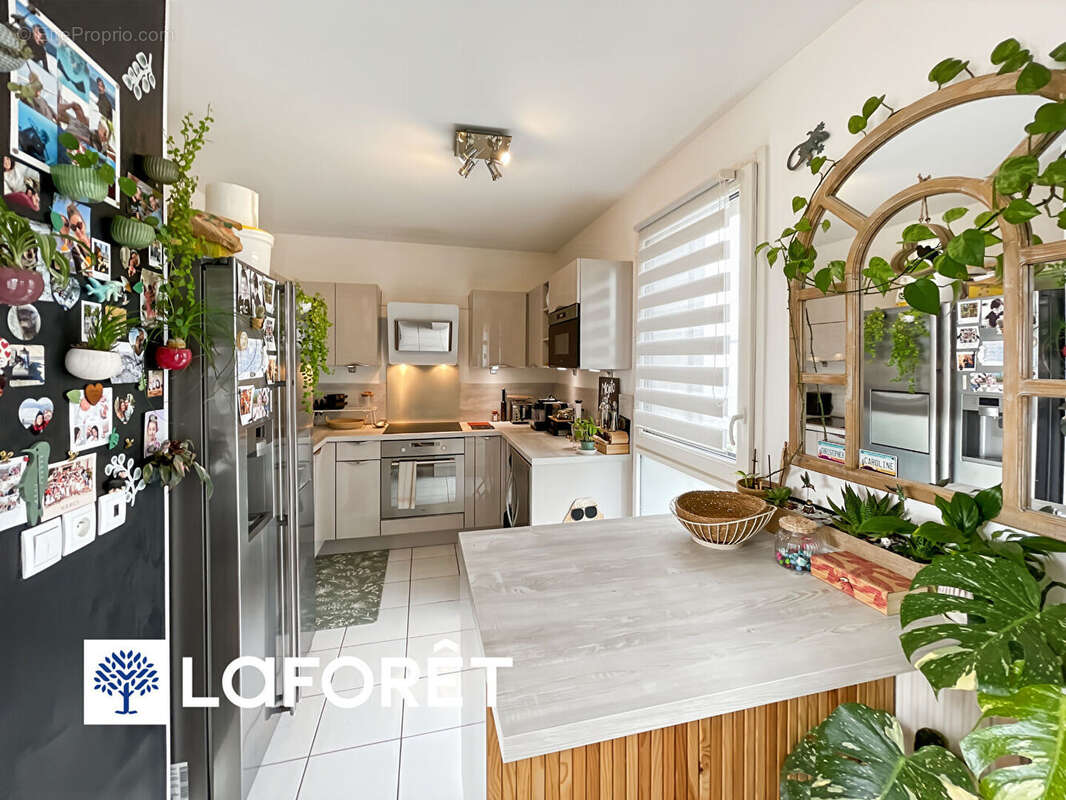 Appartement à SAINTE-GENEVIEVE-DES-BOIS