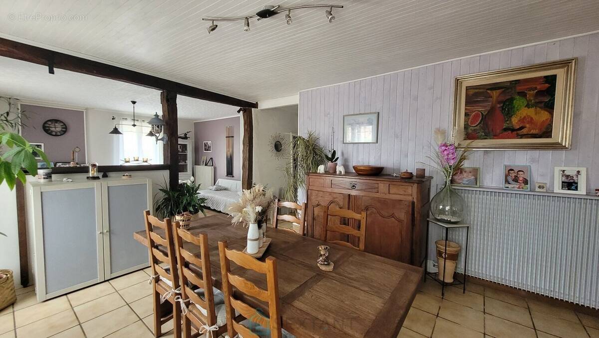 Maison à SAINT-PIERRE-D'EYRAUD