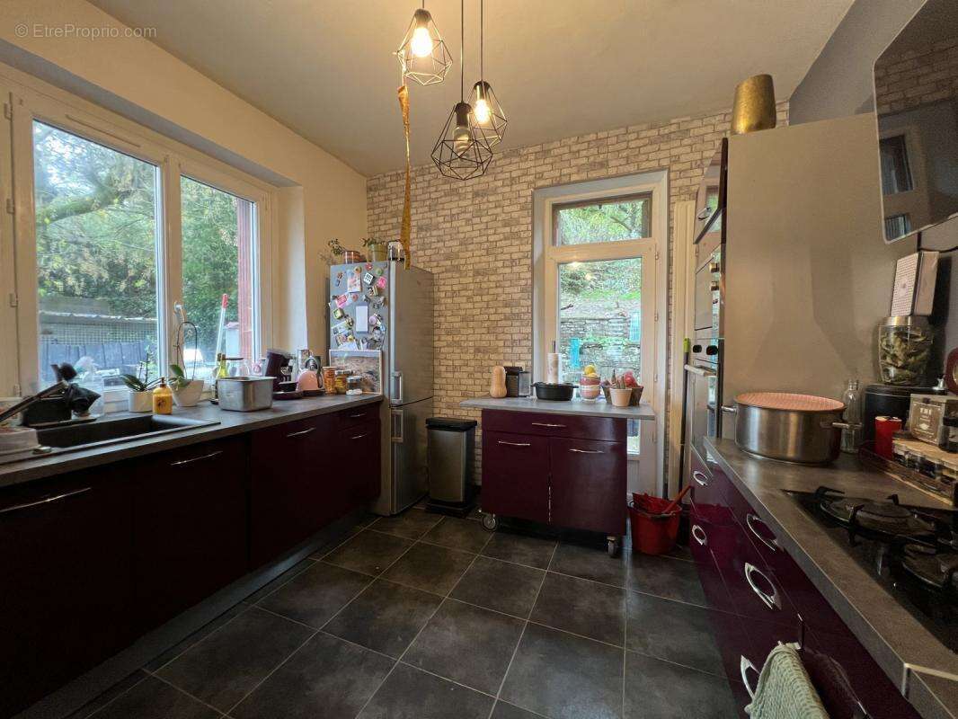 Maison à DECAZEVILLE