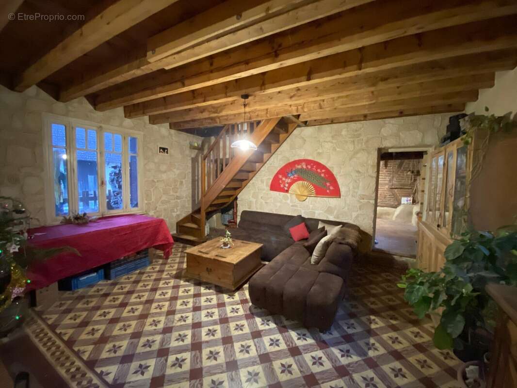 Maison à SAINT-VINCENT-EN-BRESSE