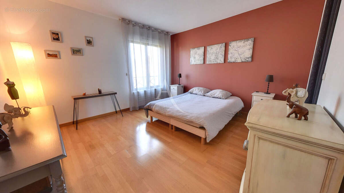 Maison à BRY-SUR-MARNE