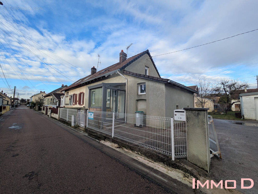 Maison à THAON-LES-VOSGES
