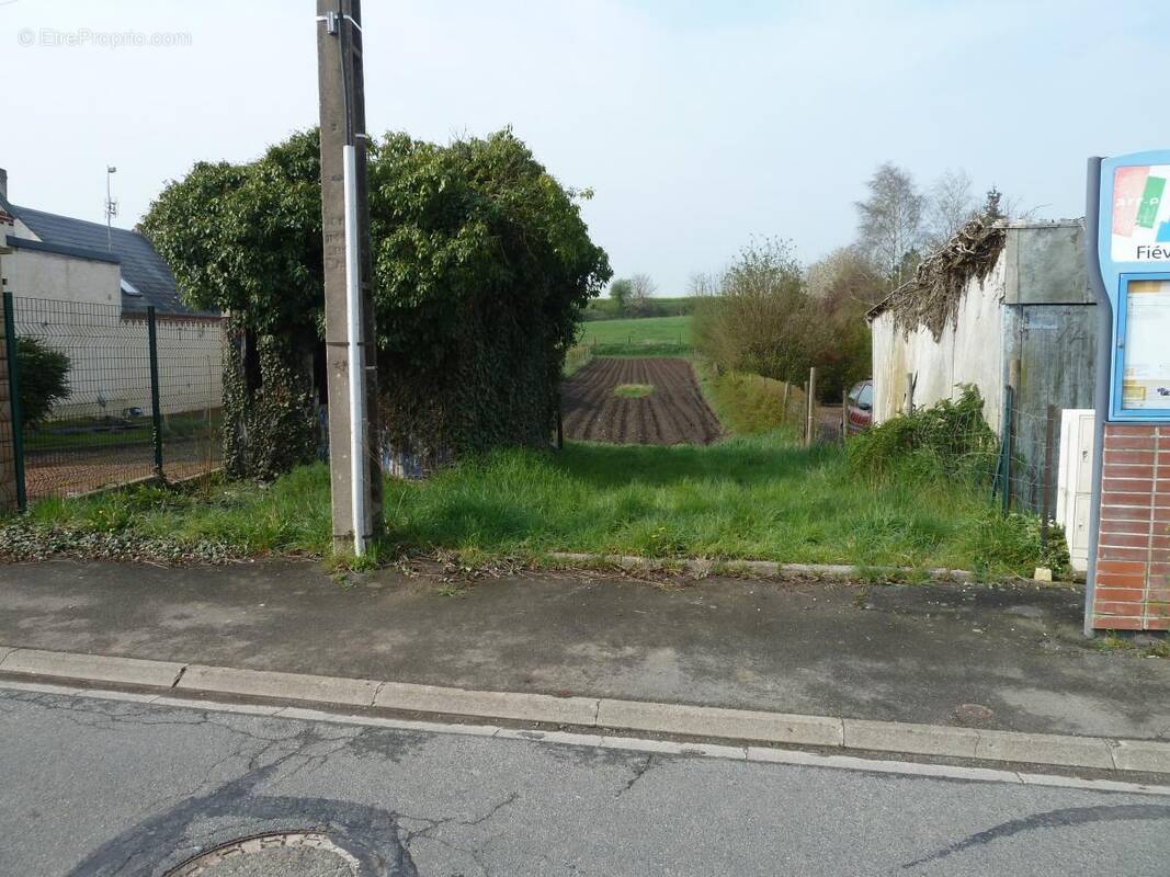 Terrain à CATTENIERES