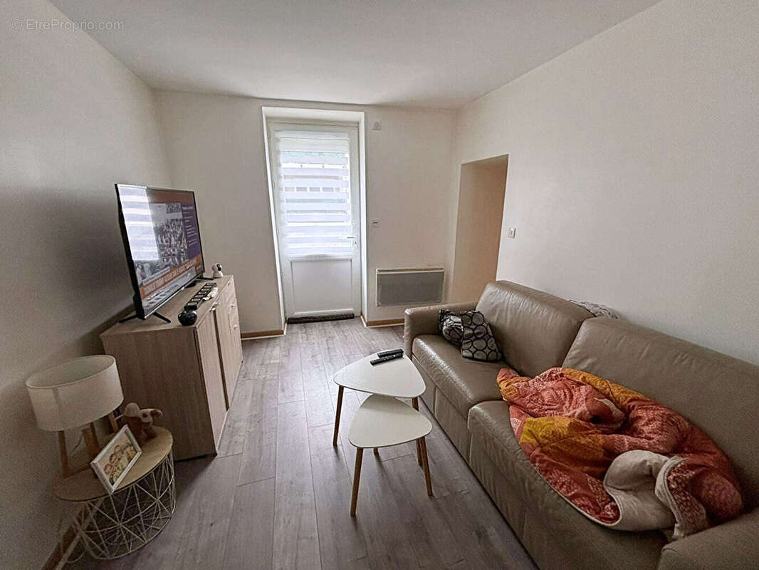 Appartement à RENAISON