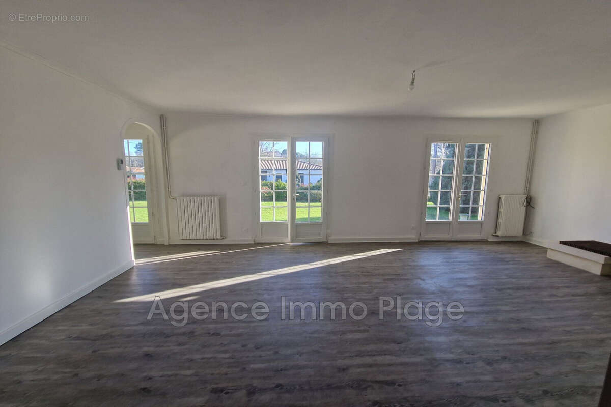 Maison 95 m² à Grayan-Et-L'hopital  - photo 3