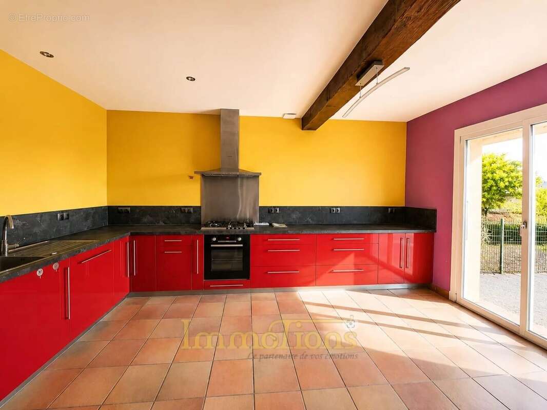 Maison familiale 189 m² avec piscine, garage de 82 m² et vue dégagée - photo 5