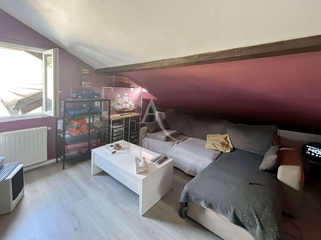 Immeuble à vendre Hardricourt - 3 appartements loués - 150 m² - photo 5