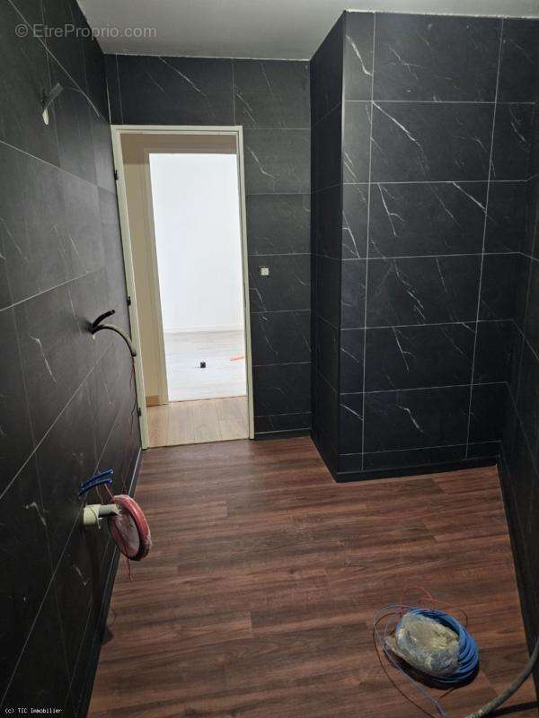 Pavillon de 3 Chambres avec Garage - 8km de Ruffec - photo 19