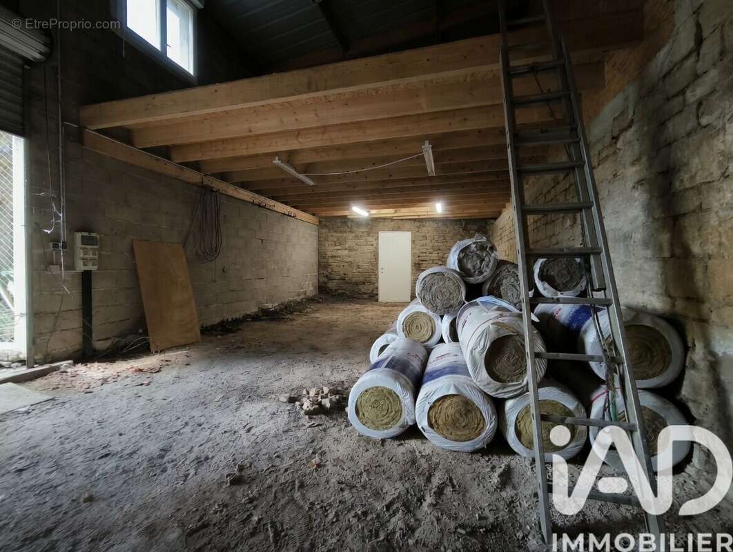 Parking 75 m² à Charleville-Mezieres  - photo 2