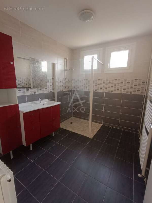 Maison 103 m² à Saint-Yrieix-Sur-Charente  - photo 9