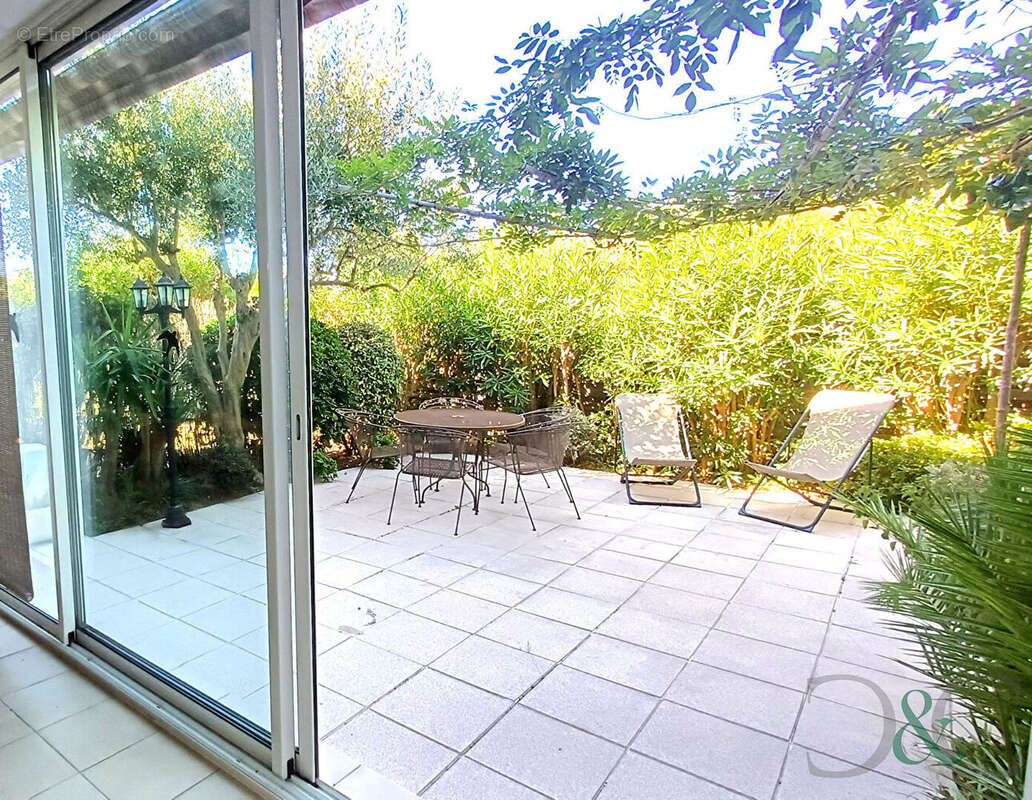 Appartement à BORMES-LES-MIMOSAS