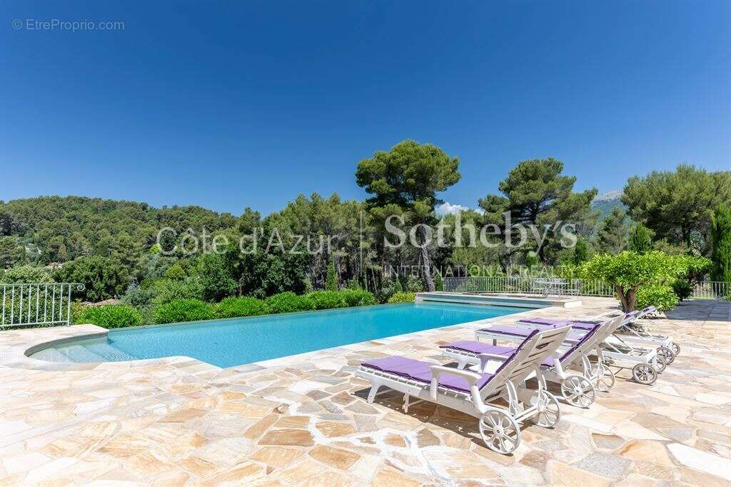 Villa avec piscine et vue panoramique à vendre à Cabris, proche Grasse et Cannes - photo 3