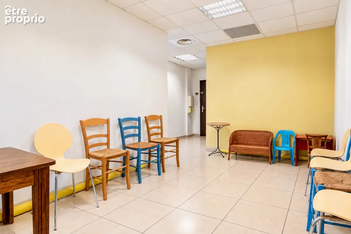 Bureaux - ZA La Jalassiere - Eguilles - 83m2 - photo 5