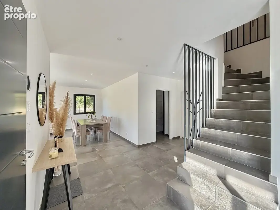 Maison 150 m² à Pont-De-Cheruy  - photo 2
