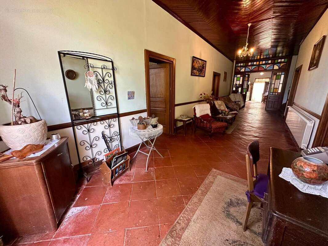 Maison 380 m² à Laujuzan  - photo 2