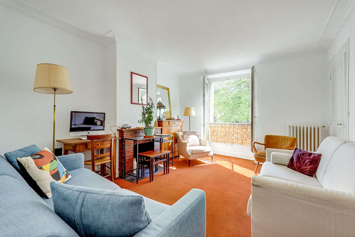 Appartement à PARIS-14E