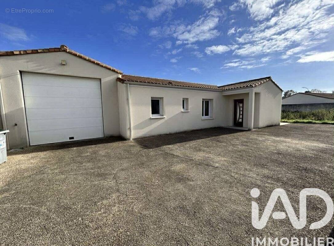 Photo 1 - Maison à EXIREUIL