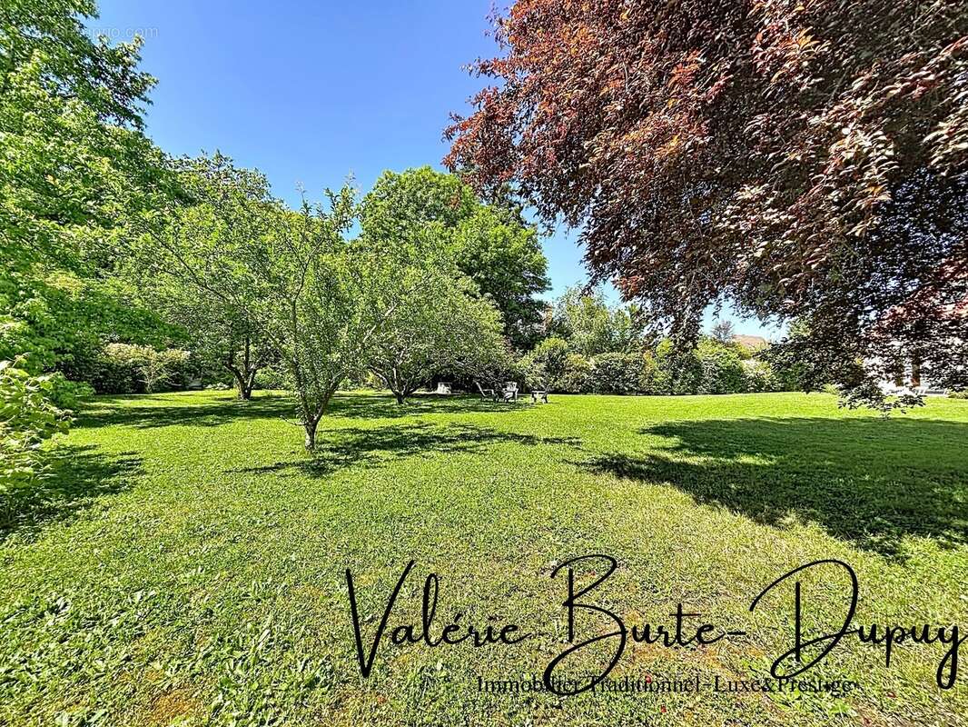 St Denis en Val à 10 min d'Orléans centre, à vendre  Maison de 2003 190m2 5 chambres avec jardin arboré de 1800m2, garage attena - photo 12
