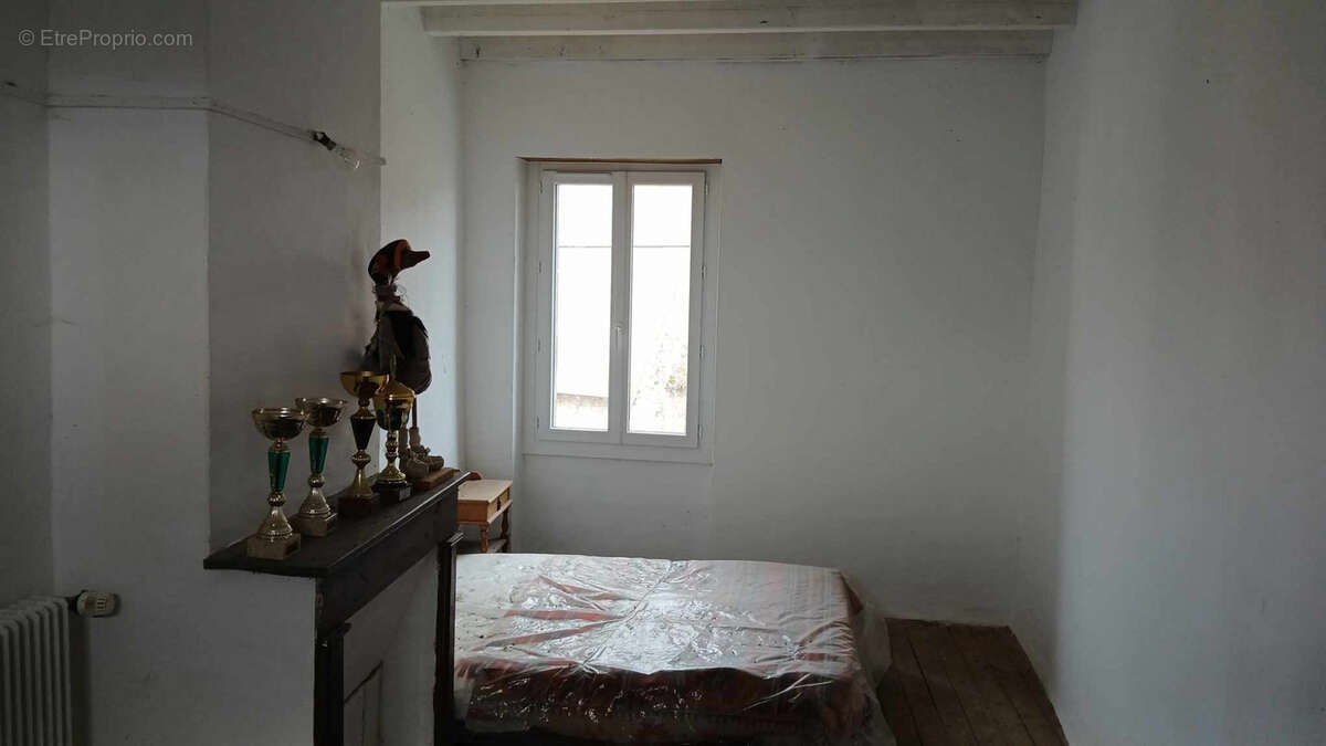 Maison à MAGNAC-LAVAL