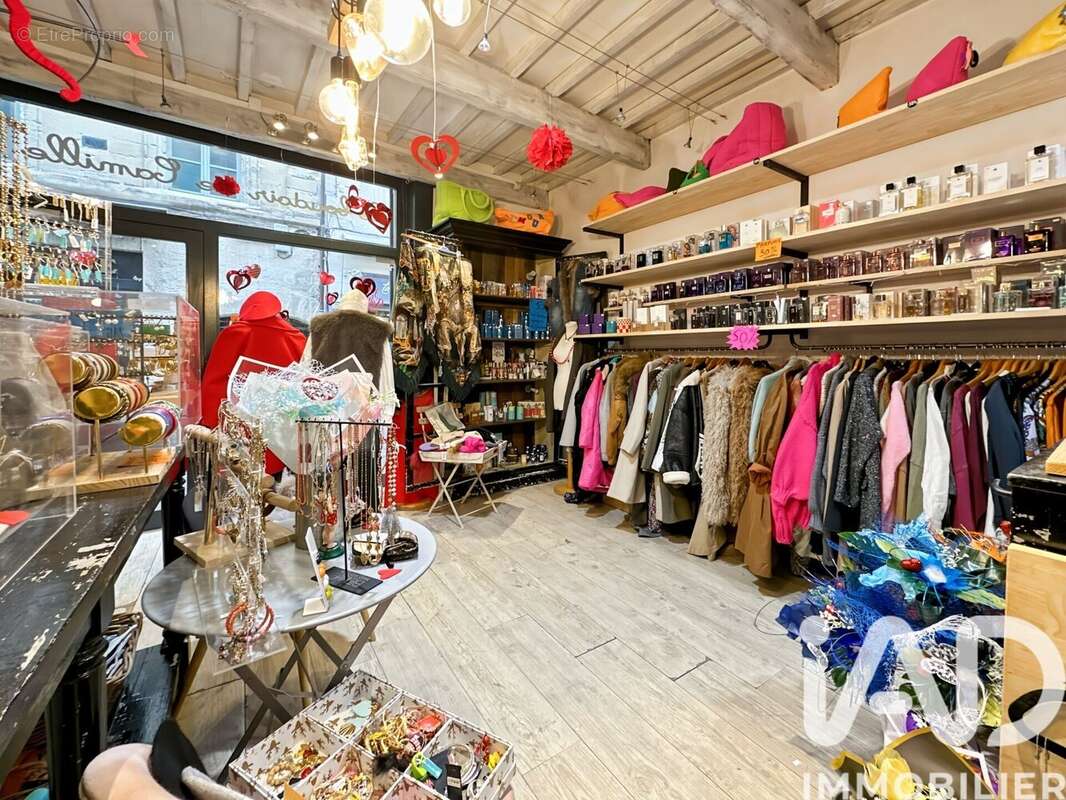 Photo 6 - Commerce à UZES