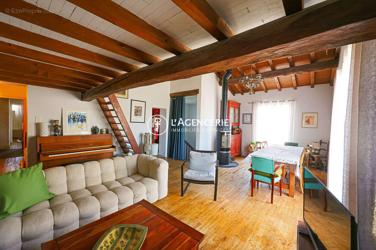 Maison à LESCURE-D'ALBIGEOIS