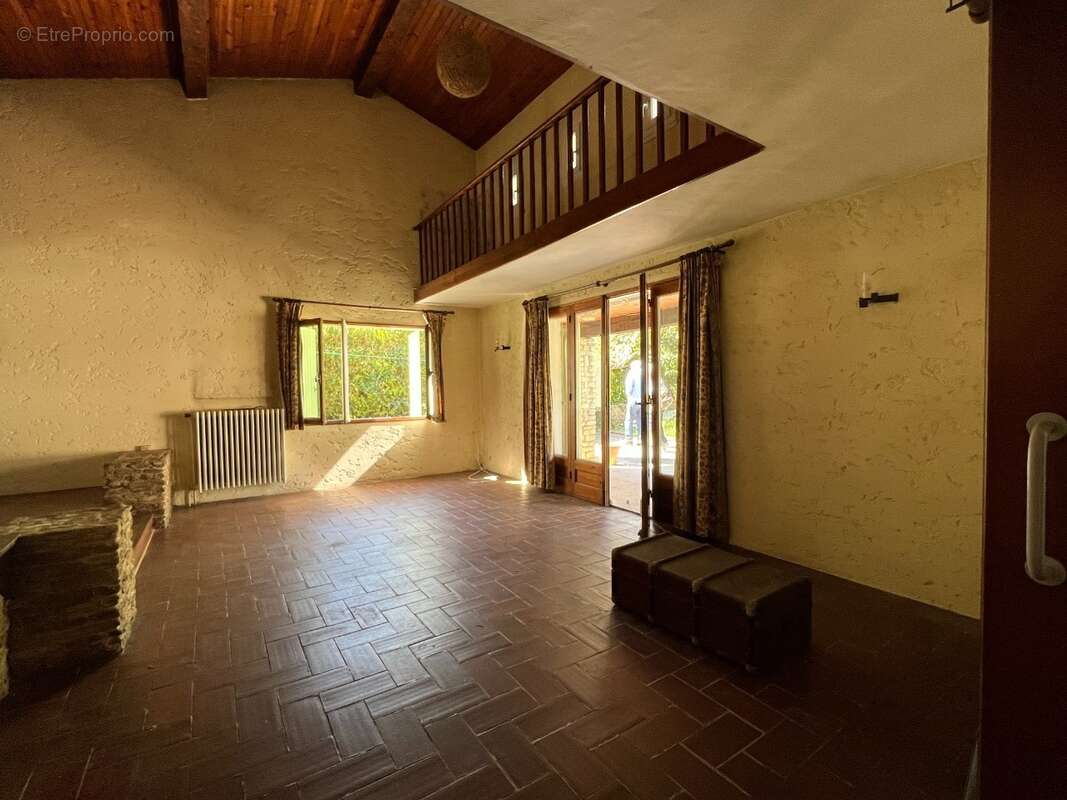 SEJOUR - Maison à FONTAINE-DE-VAUCLUSE