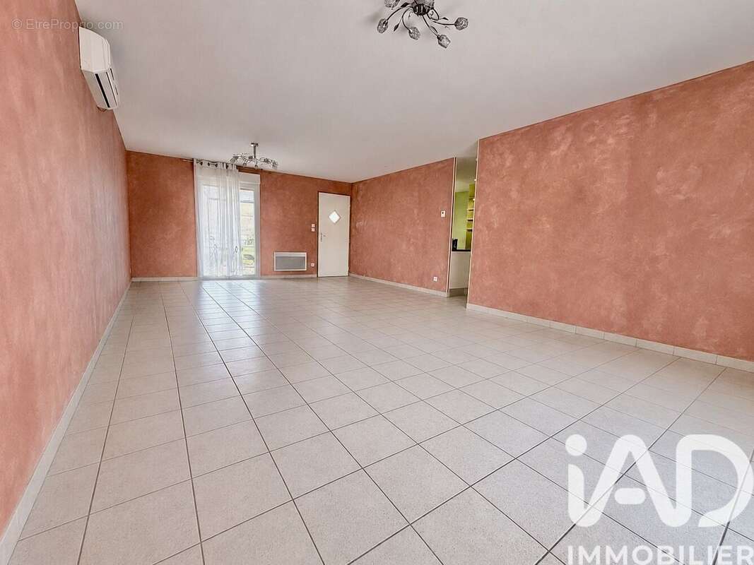 Photo 2 - Maison à SIMANDRE