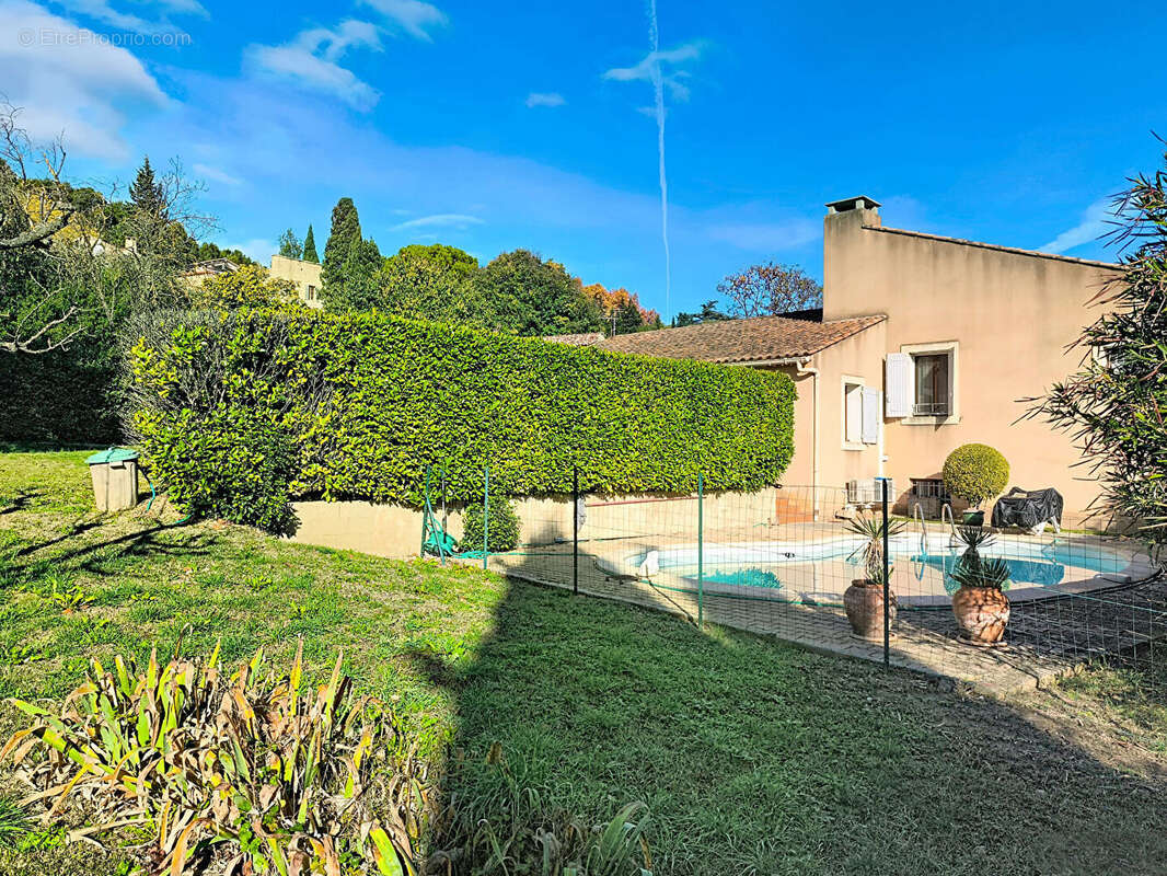 Maison à SAUVETERRE