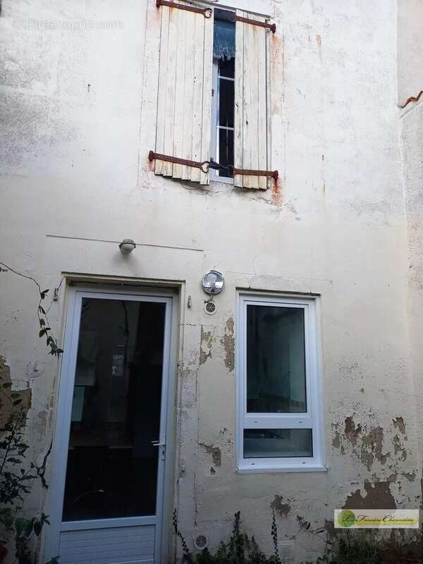 Maison à AIGRE