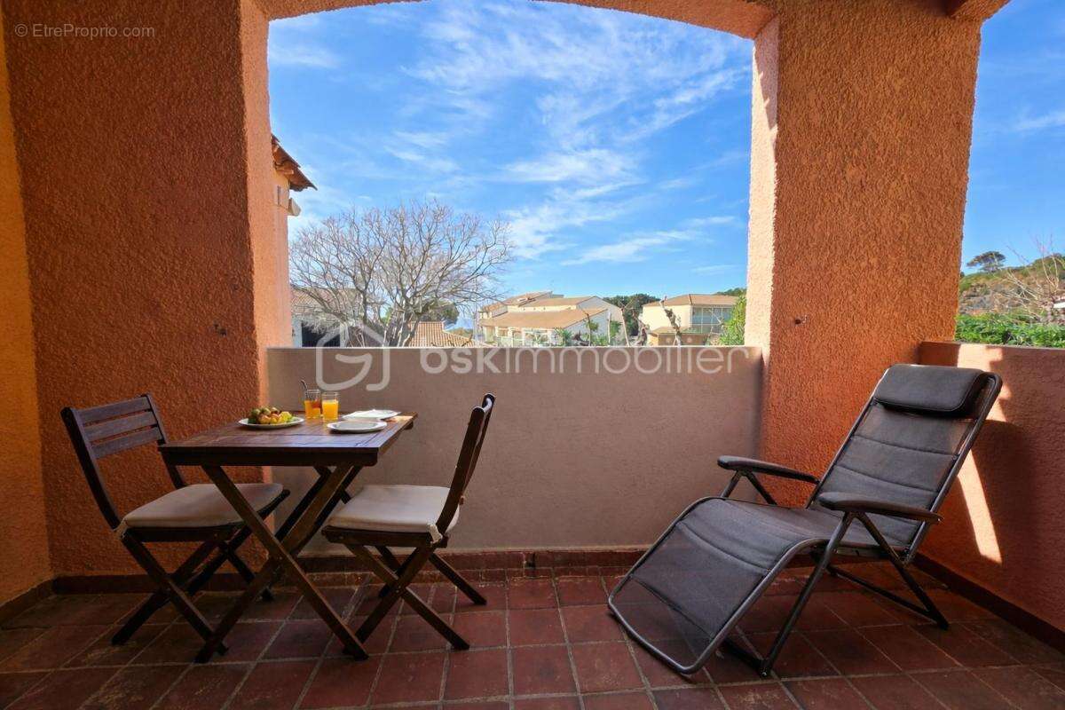 Exclusivité – Baisse de prix, à saisir ! Studio 28 m² vue mer, à deux pas du port et des commerces, au calme absolu - photo 3