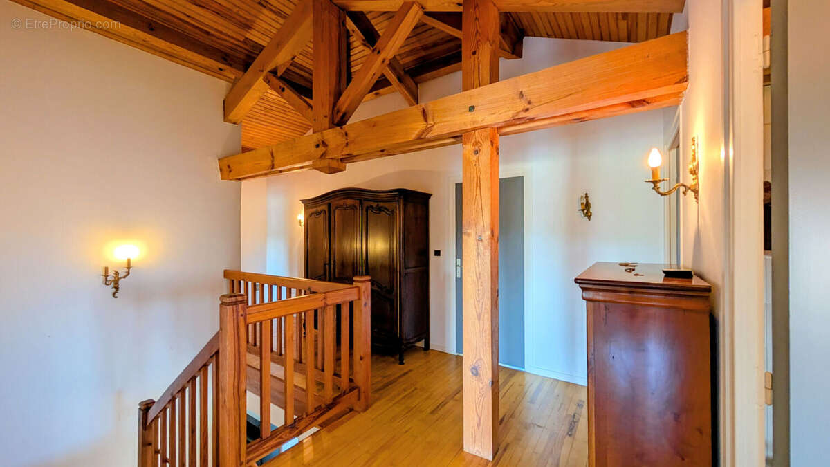 Belle villa cossue F8 sur terrain arboré 900 m² - photo 10