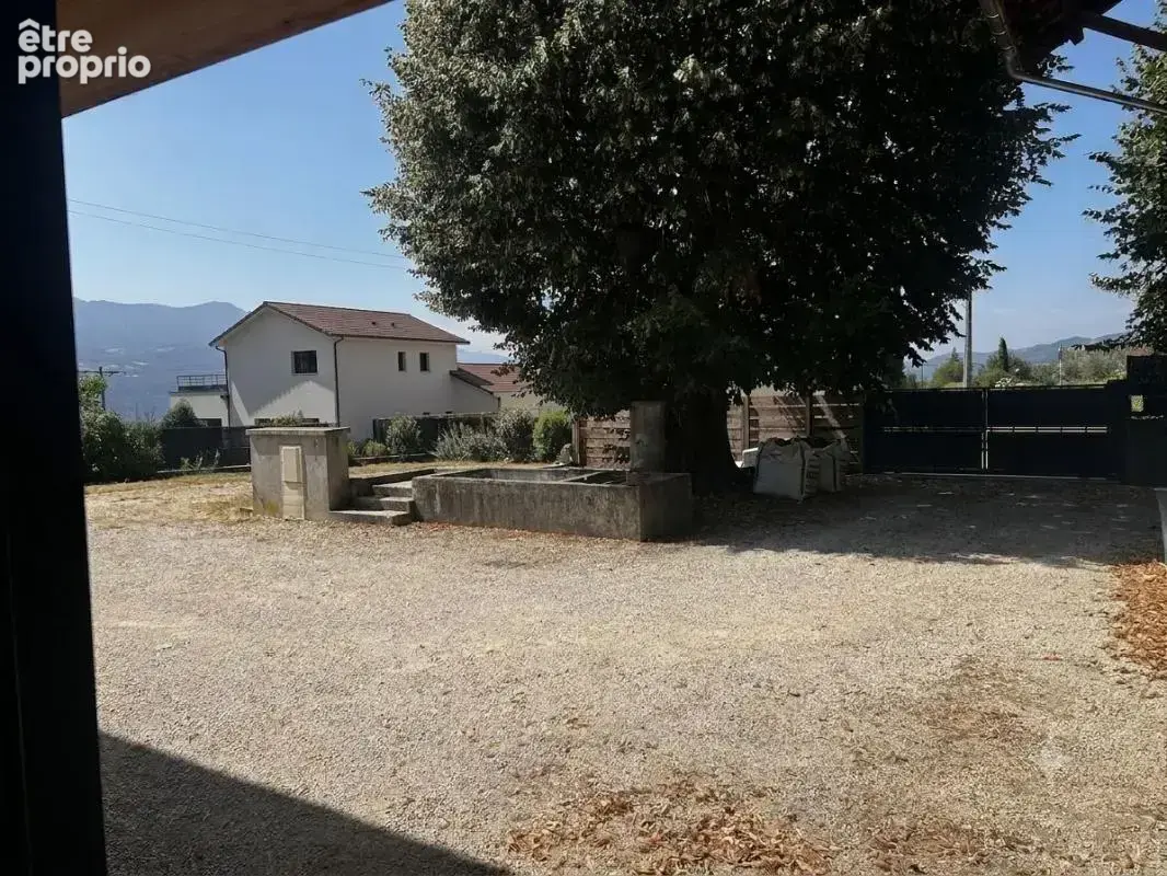 Magnifique corps de ferme en pisé rénové de 224 m² habitables sur 2 153 m² de terrain - photo 8