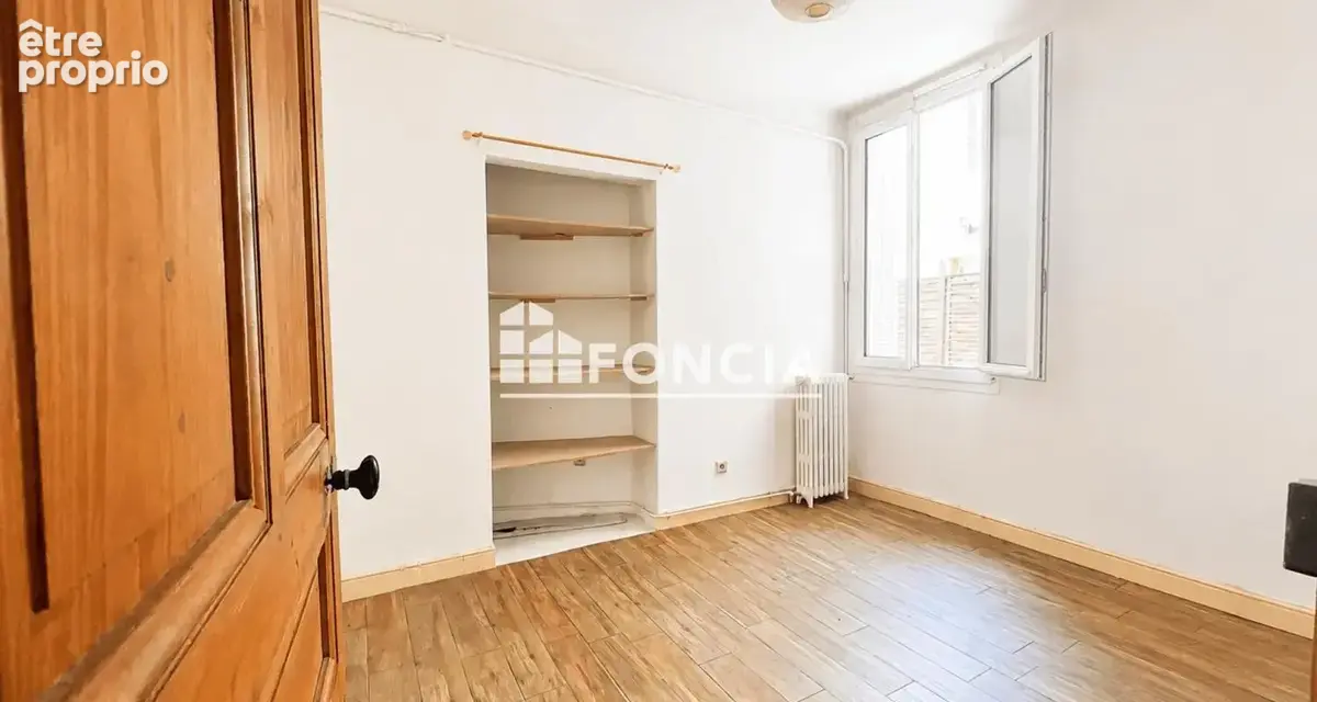 En vente Nîmes Centre Ville T5 / - photo 3