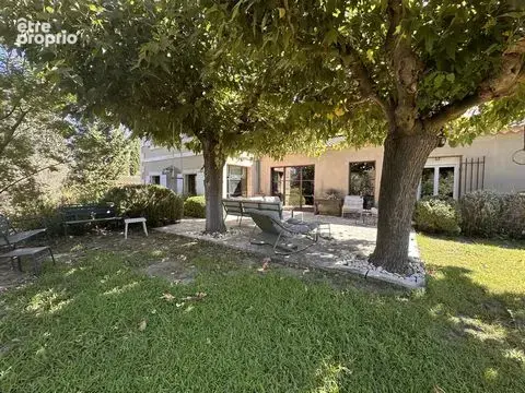 Maison 7 pièces 236 m² à vendre à Fontvieille (13990) - photo 2