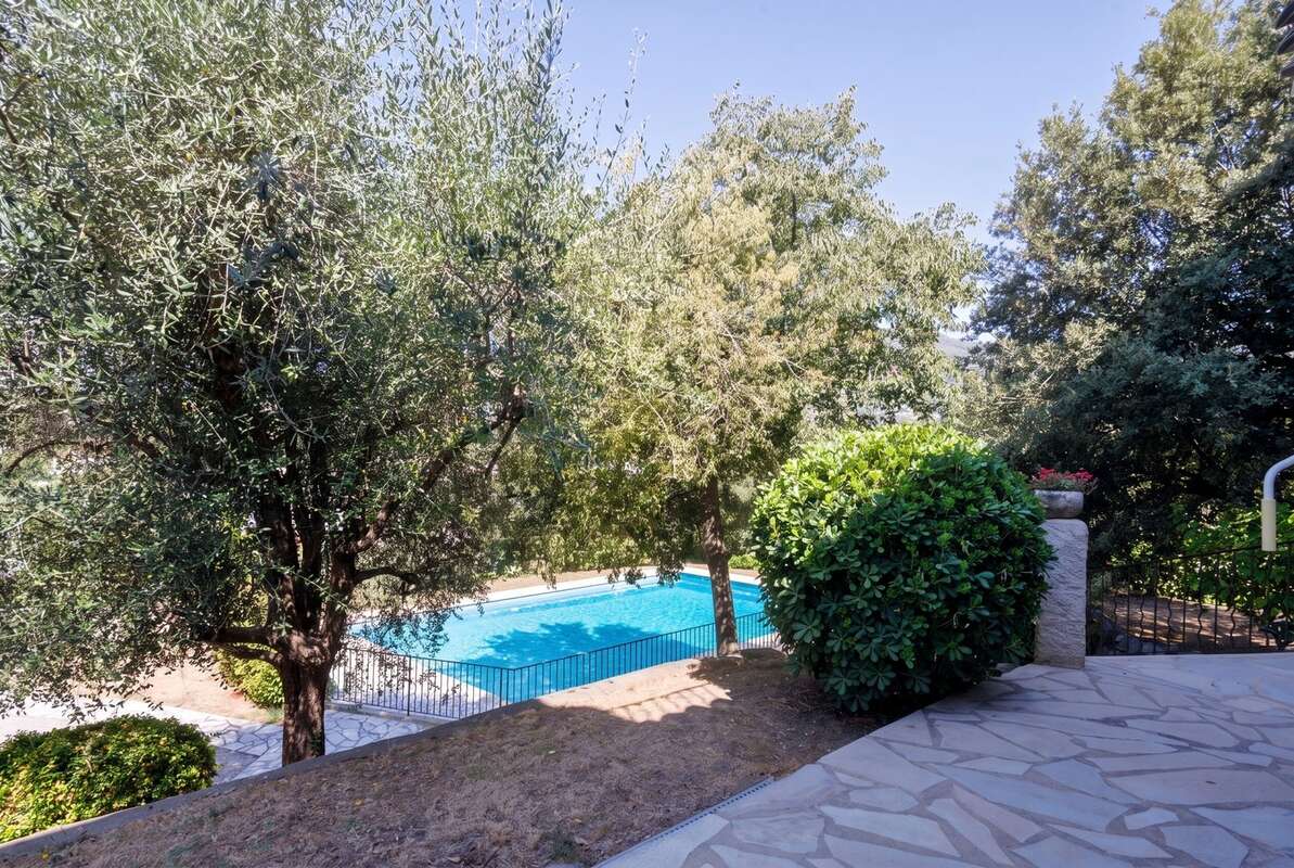 Maison 161 m² à Vence  - photo 8