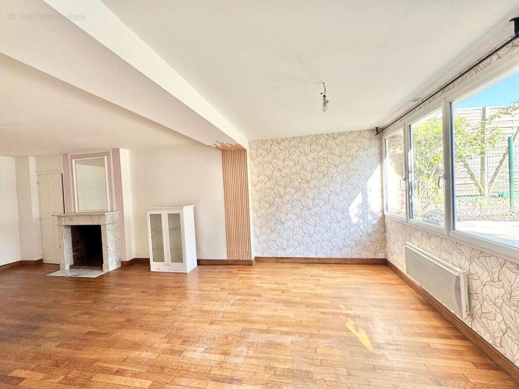 Photo 2 - Maison à ARGENTRE-DU-PLESSIS