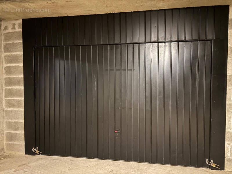 Parking à SAINT-HILAIRE-DE-RIEZ