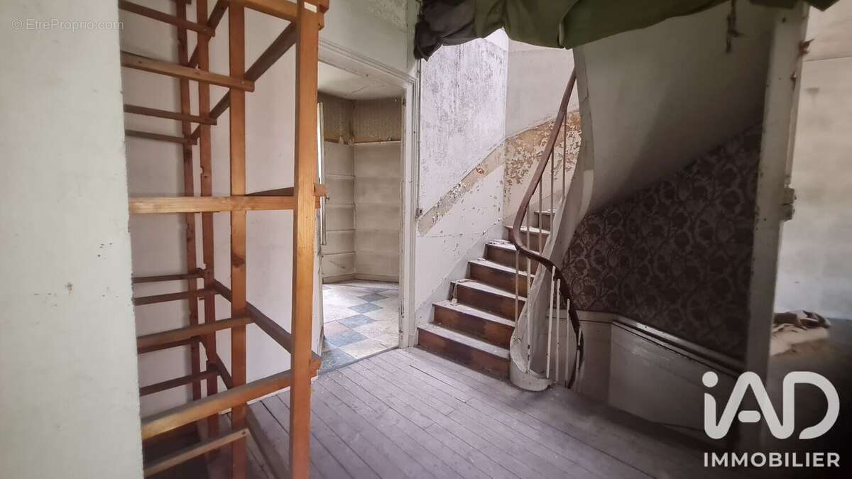 Appartement 528 m² à Reims  - photo 6