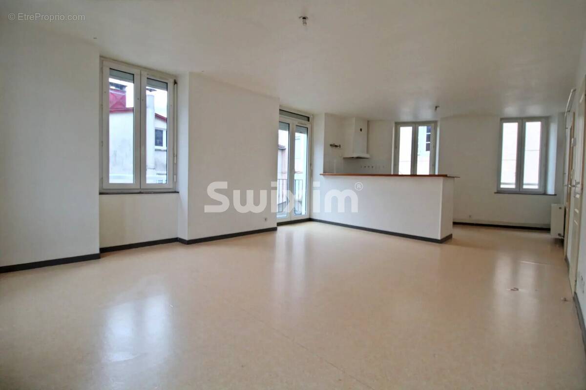 Appartement à LA MOUILLE