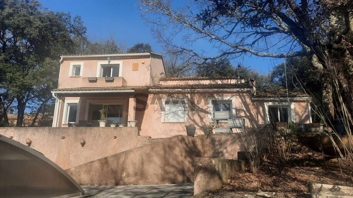 Maison à QUISSAC