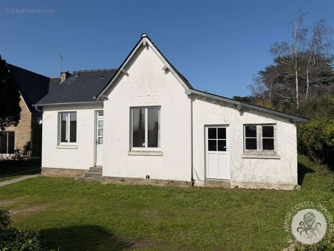 Maison à SAINT-JACUT-DE-LA-MER