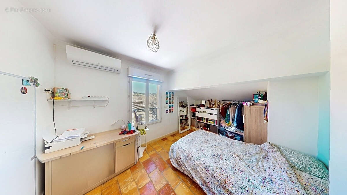 Duplex de charme avec terrasse, jardin et vue sur le château de Sommières - photo 8