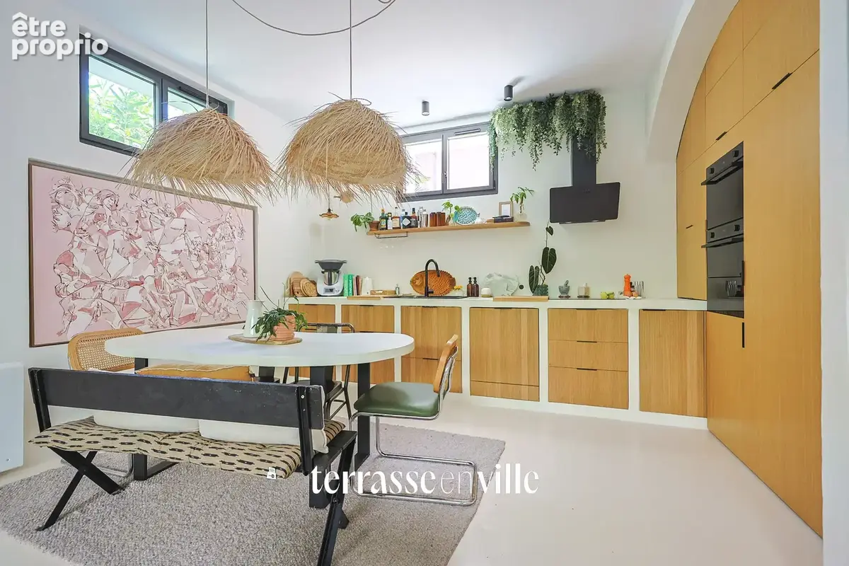 Maison de ville renovee - t4 - jardin - terrasse - coeur historique - 648 000€ - photo 4