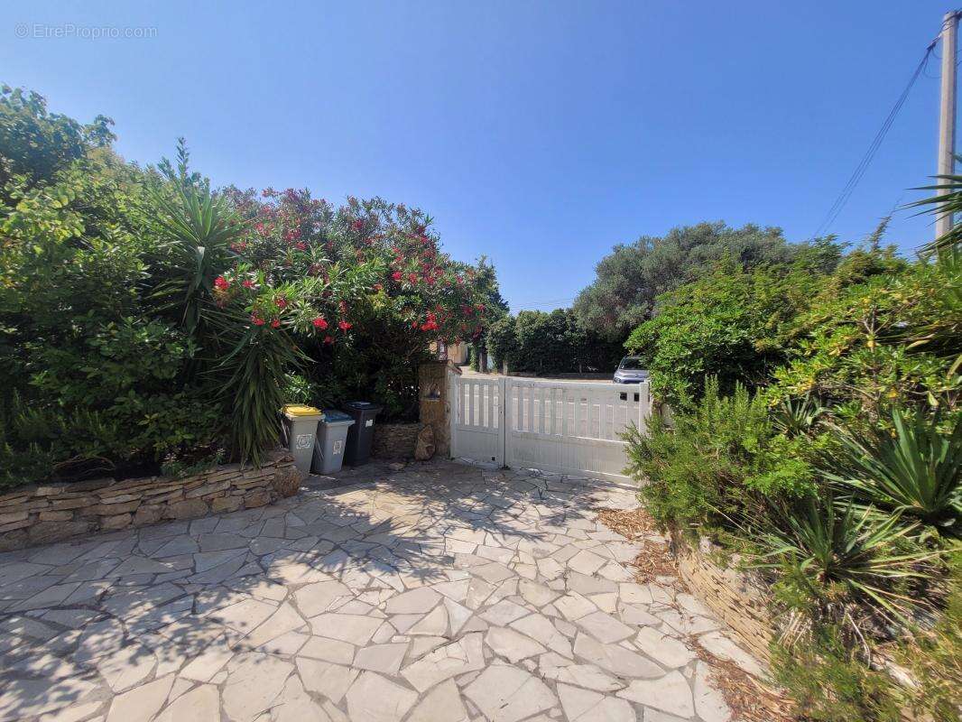 Maison à SIX-FOURS-LES-PLAGES