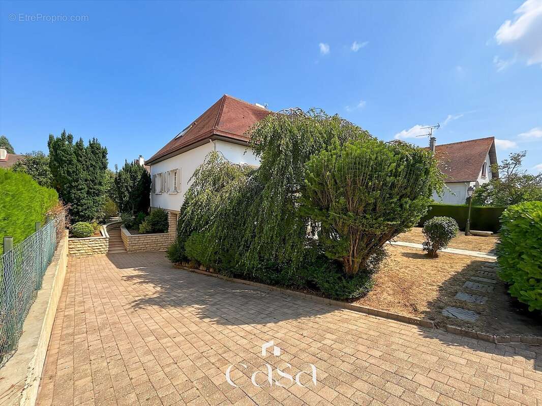 Maison 163 m² à Ifs  - photo 3